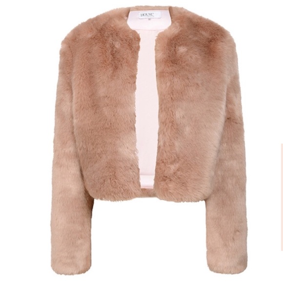 House Of CB - New - Blush Faux Fur Jacket ‘Emilia’ - Picture 5 of 6